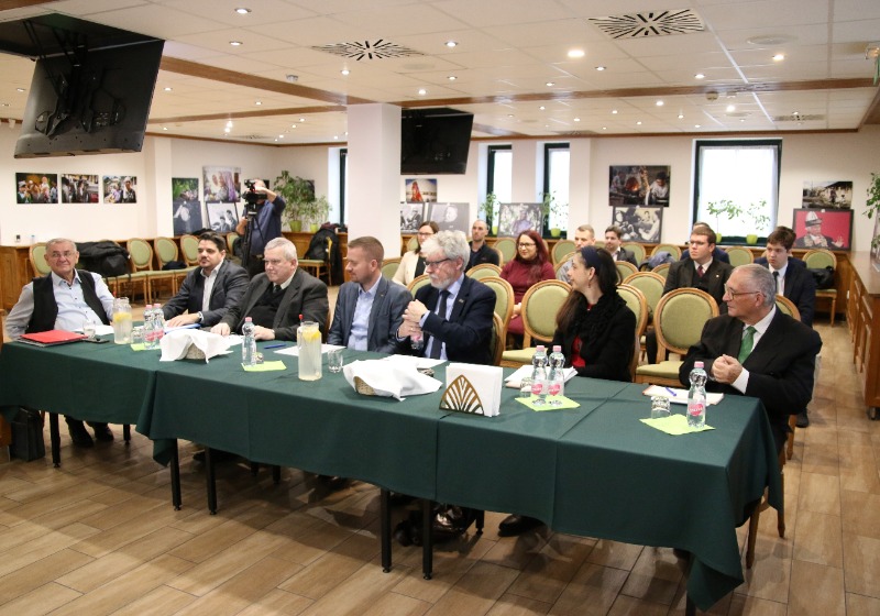 Konferenciával tisztelegnek Horthy István előtt a Hungarikum Ligetben